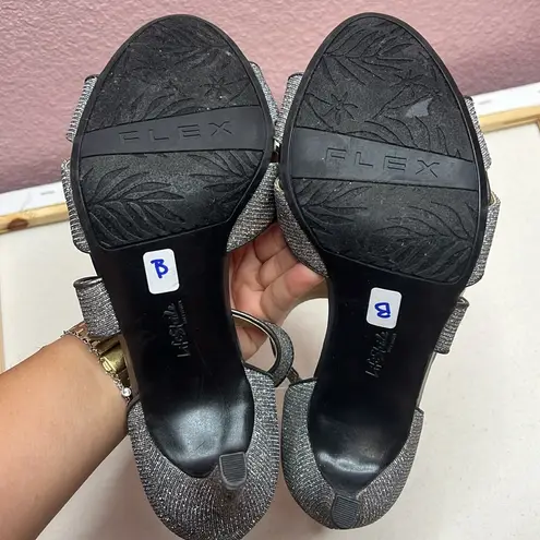 Life Stride Womens Mega Strappy Sandals Silver Sparkle. Size 8.5W