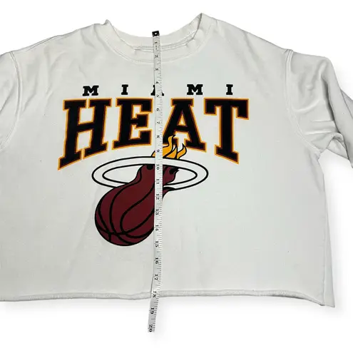 Hybrid Apparel Miami Heat Basketball NBA White Cropped Sweatshirt