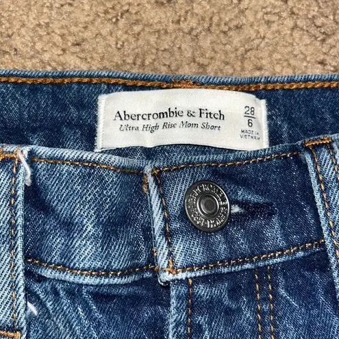 Abercrombie & Fitch Abercrombie Ultra High Rise Mom Short Denim Cutoffs Medium Destroy Blue 28 / 6