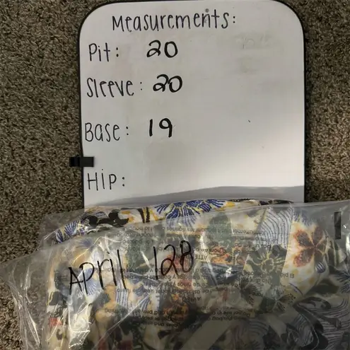 Buffalo David Bitton Women's M Floral V-Neck Blouse Multicolor Casual NWT