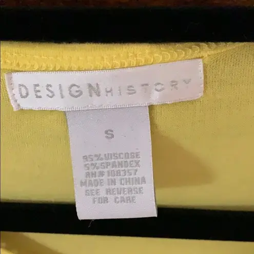 Design History Woman’s Yellow Crochet Top Short Sleeve