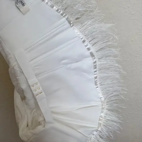 House Of CB House of‎ CB 'Bianca' White Feather Strapless Dress NWOT size XS