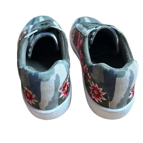 Johnny Was Junia Olive Suede Leather Camo Embroidered Sneakers Size 7