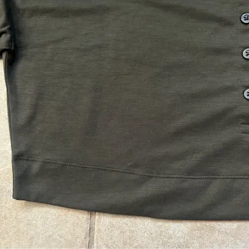 Vuori Avalon Henley in Oregano Green Size X-Small XS Boxy Cropped Long Sleeve