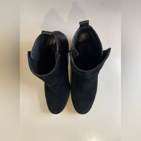 Paul Green Women’s Black Heeled Ankle Boots Sleek Design Size 9