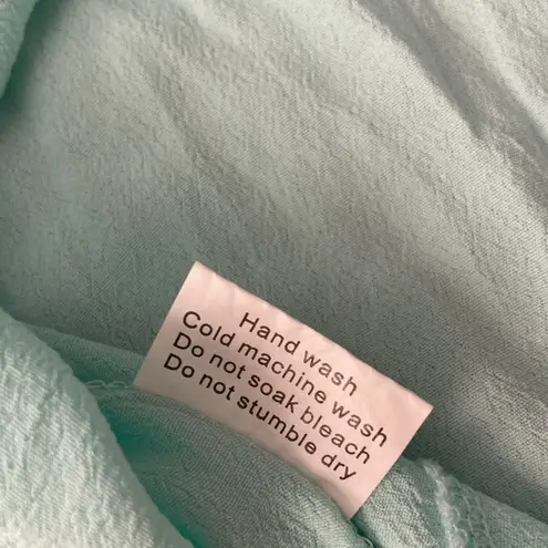 Mika & Gala Scalloped Cropped Eyelet Tank Top Blouse Aquamarine Teal Size 10 EUC