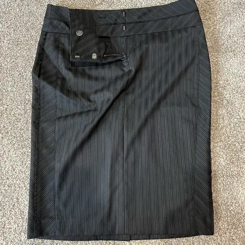 Bebe  Women pencil skirt Size 6.