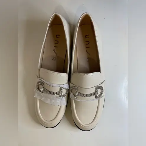 Unisa Women’s Bling Ornament Elegant Cream Loafer Shoes Size 8 M