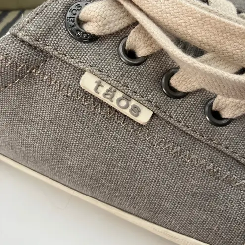 TAOS Star Canvas Sneakers Women's Size 8W Gray Lace Up Casual Shoes