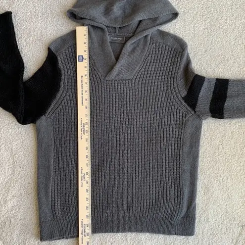 Wooden Ships Gray‎ Black Knit Hooded Sweater Women’s Small/Medium Beach Travel