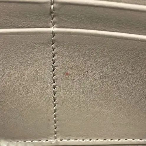 Fendi  Peekaboo Leather Continental Wallet w/Turnlock - Greige - Preowned