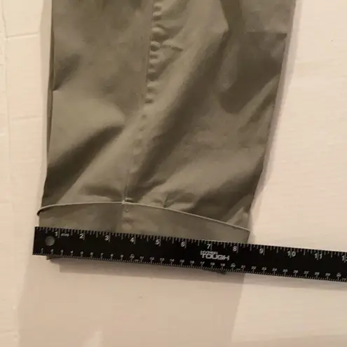 IZOD , women’s stretch Capris, tan, sz 8