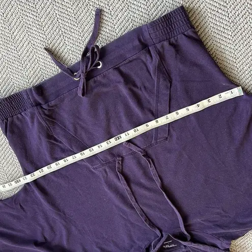 New York And Company Hooded sweatshirt