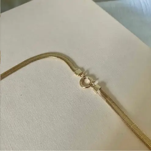 Mother of Pearl Teardrop Pendant Necklace Vintage “Calypso” 18” Gold Snake Chain Jewelry