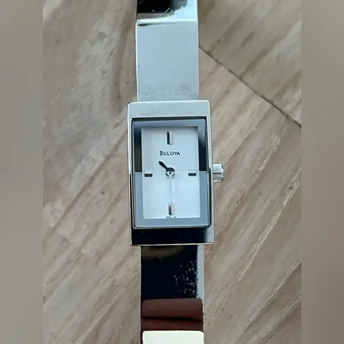 Bulova Vintage Ladies Watch Original Box Stainless Bracelet Beautiful White Dial