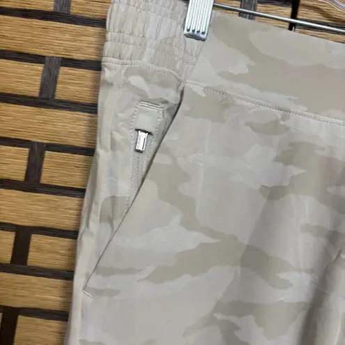 Athleta  Gray And Tan Brooklyn Camo Jogger Size 10