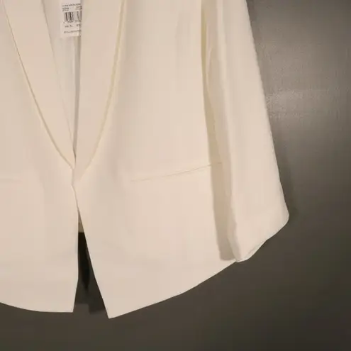 Mural NWT Curvy Hem Blazer in White Size Large