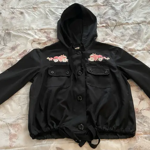 I Joah black hooded embroidered floral jacket, size M pockets button closure Size M