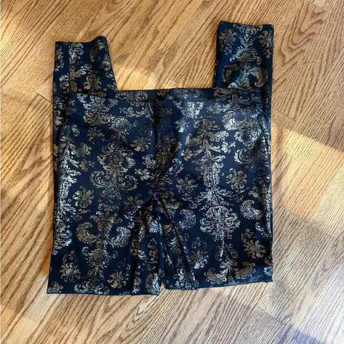 Hue black and gold Jacquard print leggings