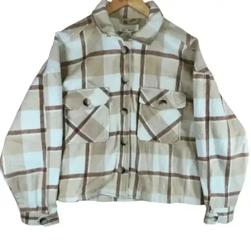 Oak & Meadow NWT Plaid Warm Cozy Cropped Long Sleeve Button