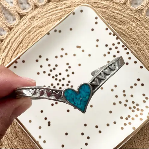 EGE ‘89 Silver Pewter Turquoise Heart Pointed Slip On Slim Bracelet Cuff Western