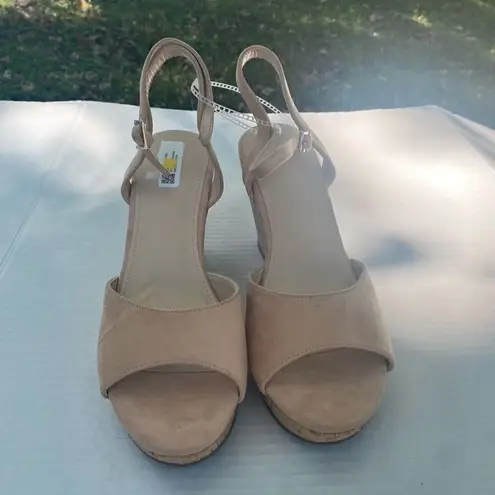 DS Women’s Faux Suede Cork Wedge Sandals Charles Style Straps Round Toe Tan Pink Size 9.5
