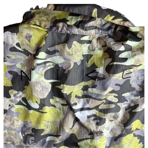 Nike NEW  Women's Sportswear Oversized Green And Tan Camouflage Nylon Jacket XXL