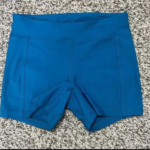 Lululemon  biker shorts