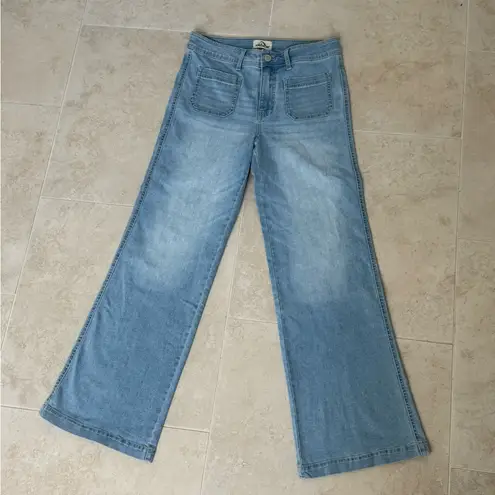 Jordache Women’s Wide-Leg Jeans – Size 8 – Light Wash Denim