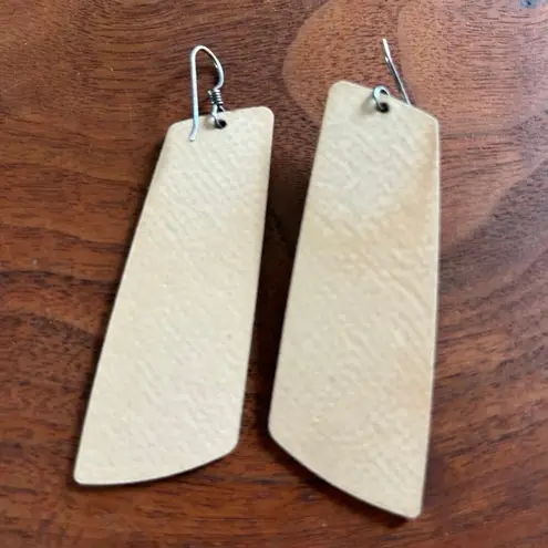 Nickel & Suede Flint Gem Lightweight Leather Earrings Unicorn EUC Black Textured