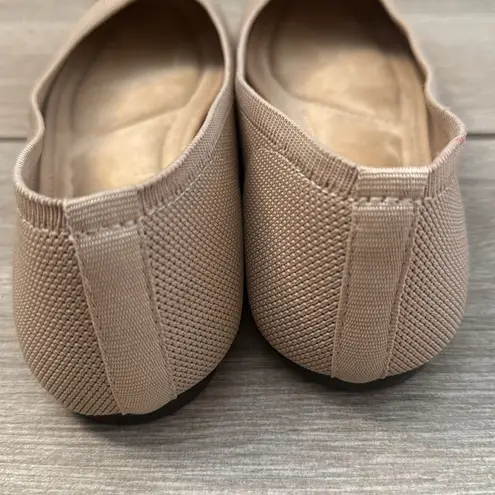 Seychelles Beige Black Toe Cap Memory Foam Flats Size 7.5 W