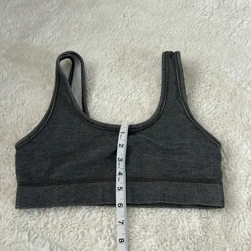 Aritzia TNA Gray Sports Bra Bralette Athletic Scoop Neck Sleeveless Activewear Size M