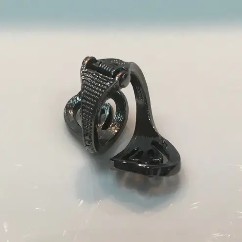 Long Dark Crystals Spring Ring. Statement Piece Gray