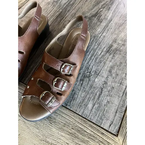 The Leather Collection Women’s Comfort Sandal Sling Back Tan Sz 8W Three Buckle Brown