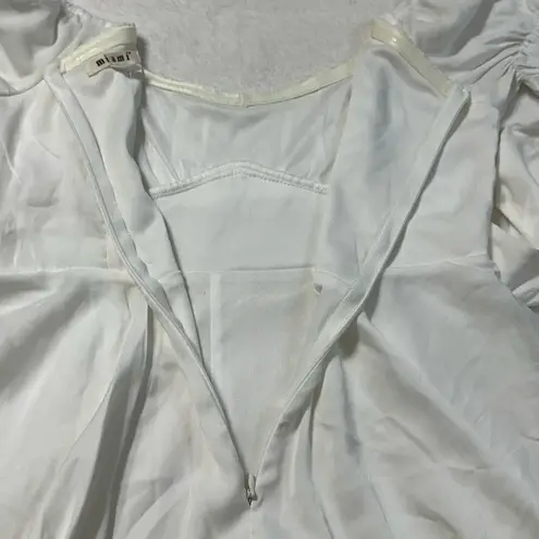 NWT Miami Francesca’s White Satin Tiered Puff Sleeve Romper Size M