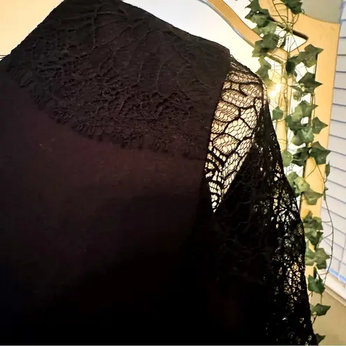 Nha Khanh Black Lace Arm Shift Dress