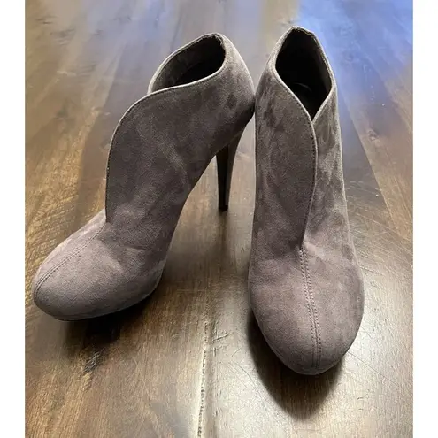 Audrey Brooke  Bootie Heels Women Size 8.5 Gray Suede 4" High Stilleto Pumps