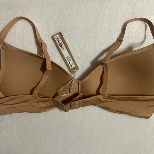 SKIMS Wireless Push Up Bra 36A