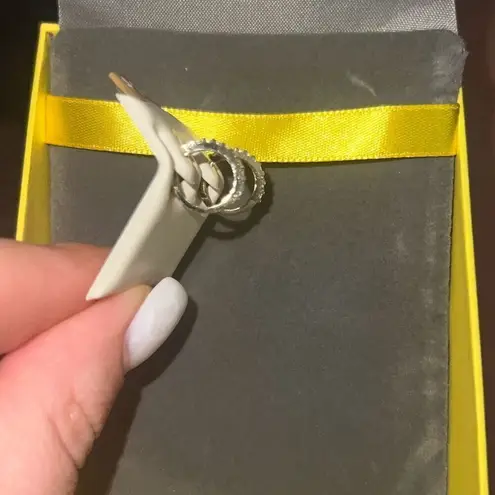 ✨Banger Cubic Zirconia Huggie Hoop Earrings in 10K Solid Gold✨ Gold