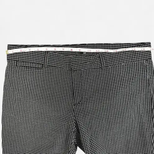 Riders By Lee black & white checkered shorts simple preppy boat shorts size 34” waist