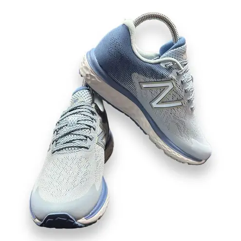 New Balance  Women's Fresh Foam 680 V7 Running Shoe Light Blue Size 6