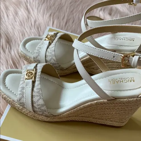 NWT Michael Michael Kors
Mandy Espadrille Wedge Sandals White Size 6.5