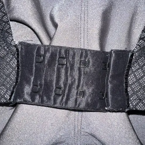 Chantelle Womens Sports Bra High Support Underwire Full Coverage Side Panels