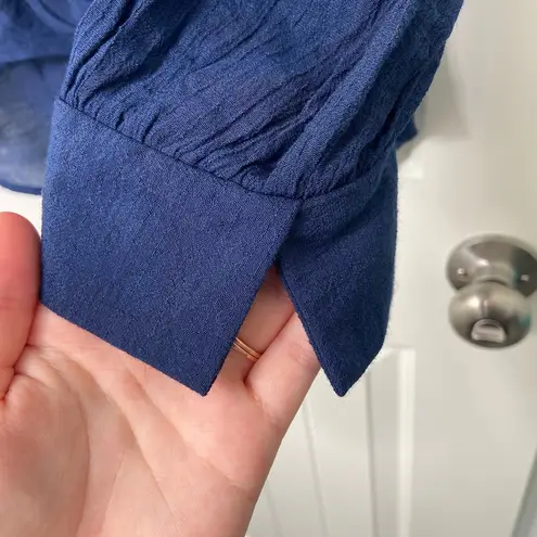 Day to Day EUC women’s dark navy blue tied knot v-neck lightweight blouse small