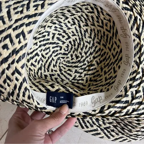 Gap  Like New Black/Cream Sun Hat NWOT