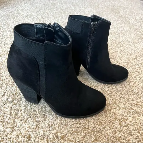 mix no. 6 Black Suede Booties Acosa Size 6