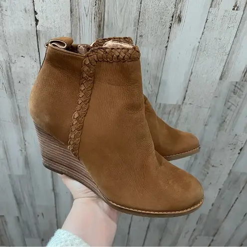 Caslon NWOT  Brown Wedge Heel Ankle Boots Leather Size 6.5 Medium