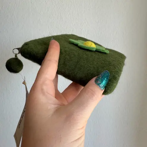 Vintage Nepal Handmade Felt flower & bauble zip Pouch in green lime & yellow nwt