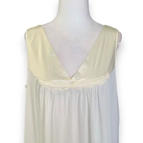 Vanity Fair Vintage Chemise Nightgown Cream Nylon Floral Trimmed Sleeveless