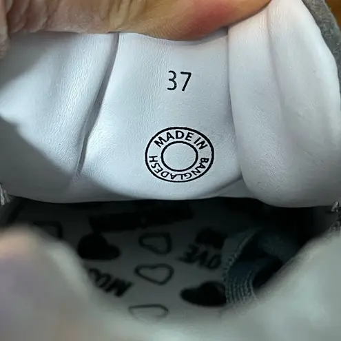 Love moschino Women's Grey Suede Chunky Wedge Sneakers with Red Sequin Sz 37